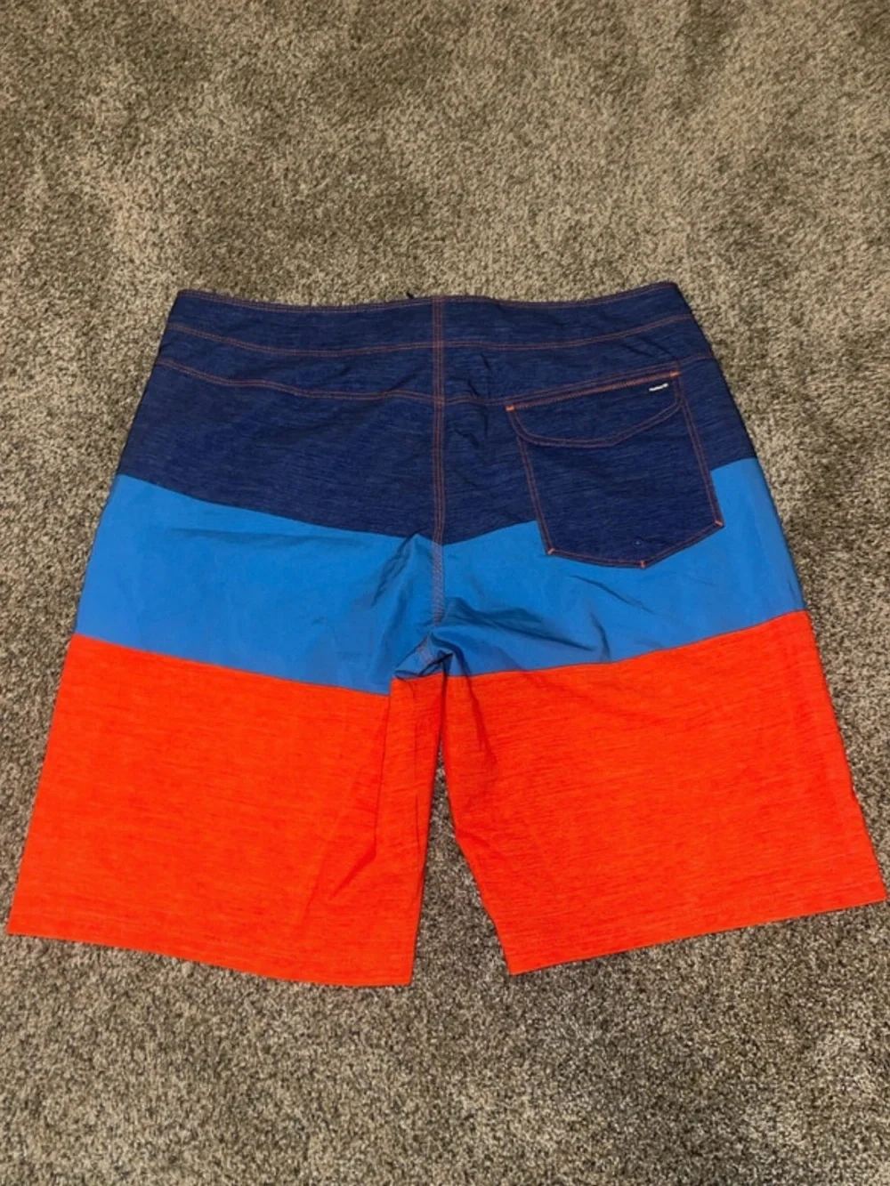 Hurley Men’s Navy, Blue & Red Block Swim Shorts size: 34